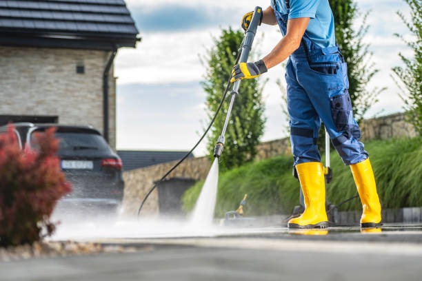Best Commercial Building Pressure Washing  in Estherville, IA
